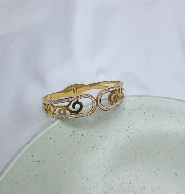 Gleaming Classy Stone Bangle Bracelet